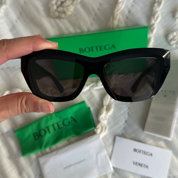 NWT Bottega Veneta Sunglasses! - Picture 3 of 9